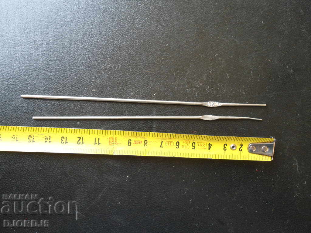 Auction Old metal knitting needles, 2 pieces Auction Old metal knitting needles, 2 pieces