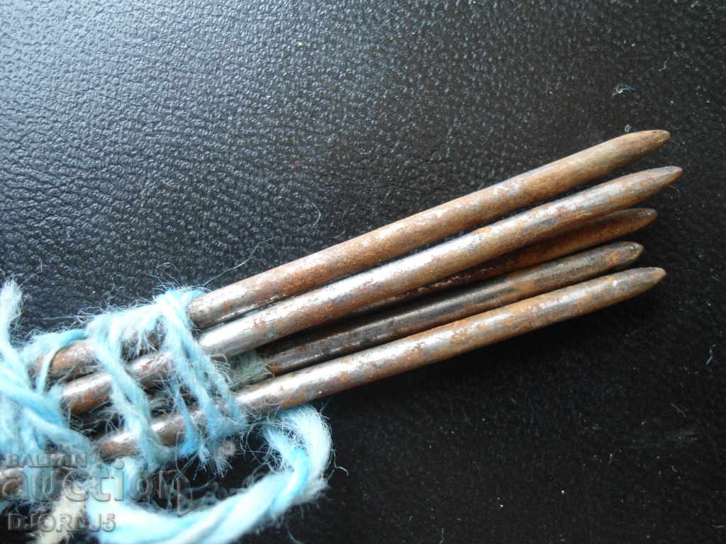 Auction Old metal knitting needles, 5 pieces Auction Old metal knitting needles, 5 pieces