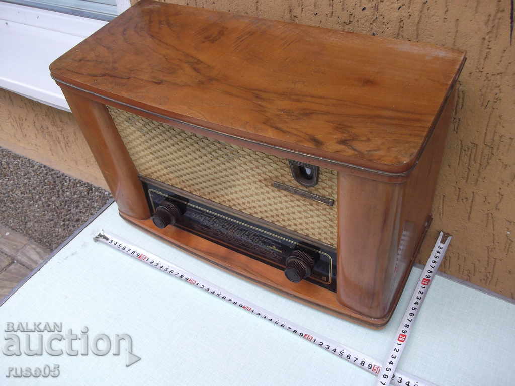 Radio "Hr. Botev - P III 56 - 1" - 1 funcționează cu preț 100.00 BGN | € 51.13