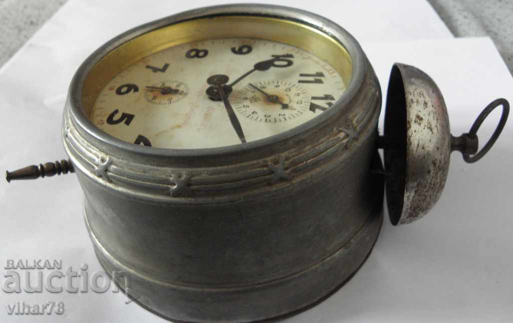 Ceas cu alarmă Gustav Becker cu preț 79.99 BGN | € 40.90 Ceas cu alarmă Gustav Becker cu preț 79.99 BGN | € 40.90