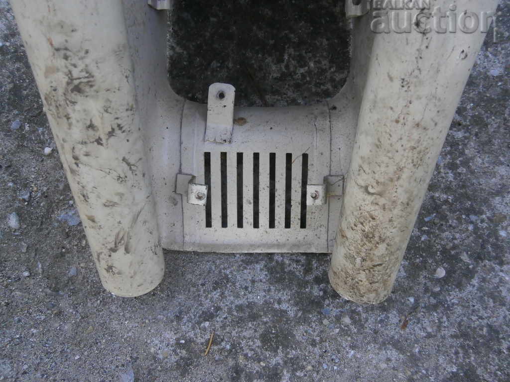 metal grille motor moped BALKAN BALKANCHE 70s - 6 metal grille motor moped BALKAN BALKANCHE 70s - 6