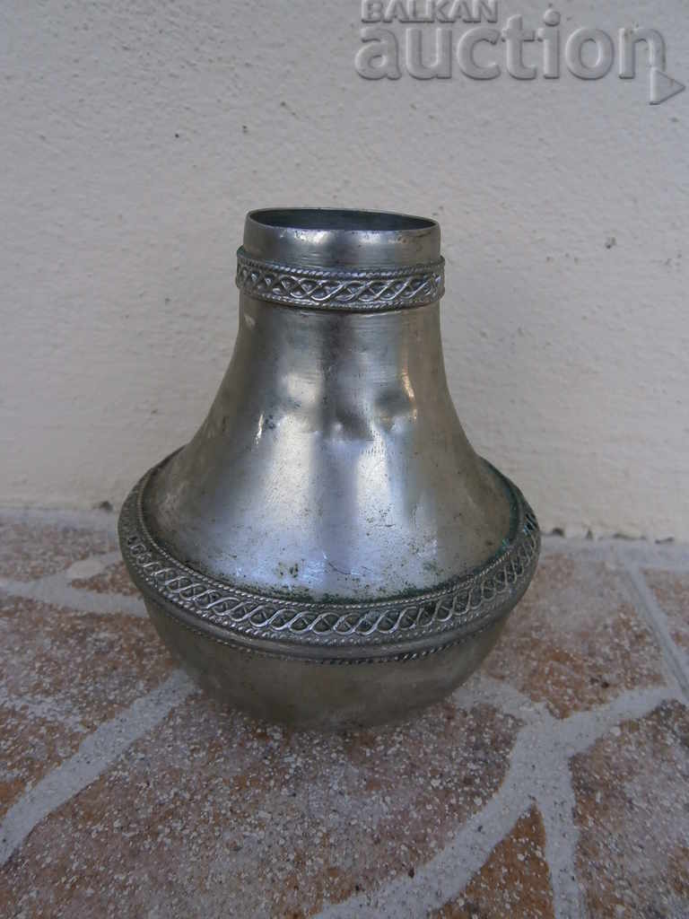 μεταλλικό μικρό δοχείο με τιμή 15.00 BGN | € 7.67 μεταλλικό μικρό δοχείο με τιμή 15.00 BGN | € 7.67