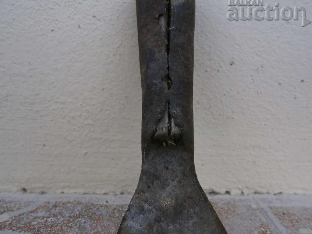 An old maid of honor, a bitch, a gourd, a gauntlet, a wrought iron - 6 An old maid of honor, a bitch, a gourd, a gauntlet, a wrought iron - 6