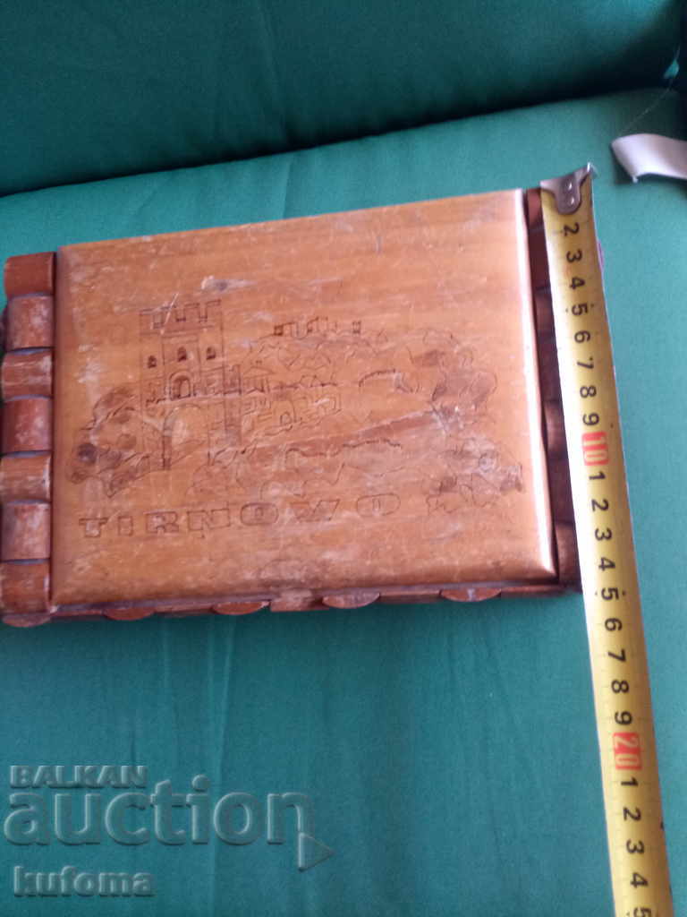 Auction Old wooden box Auction Old wooden box