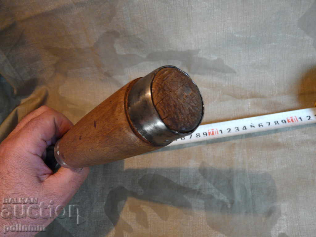 Auction Quality solid chisel - 10 Auction Quality solid chisel - 10