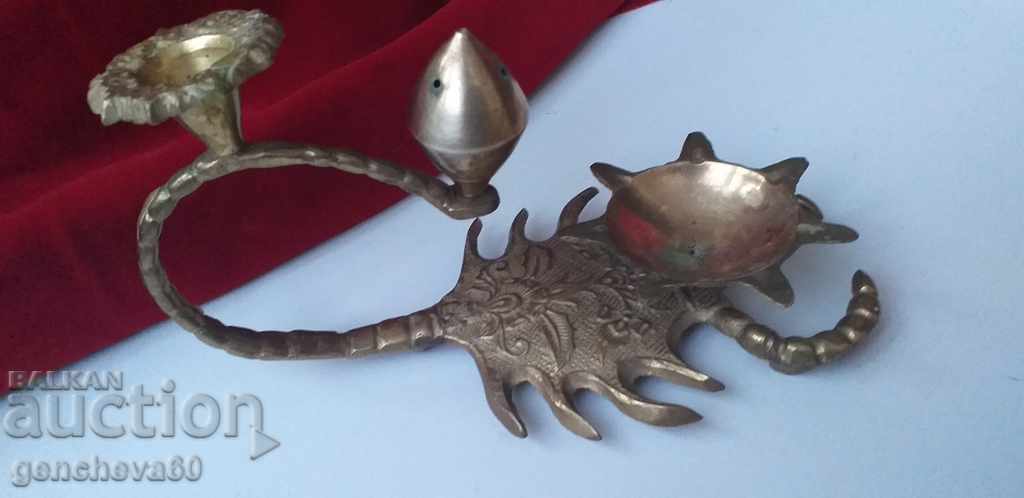Sfeșnic de bronz ,,Scorpion" pentru aromoterapie