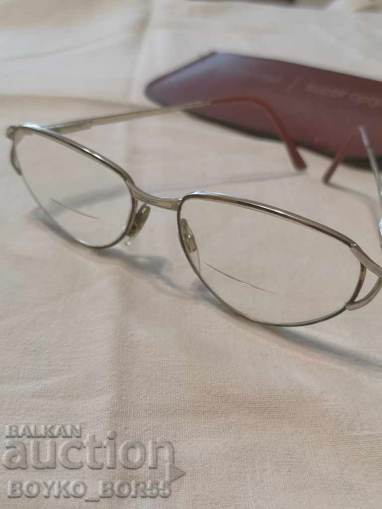 Delivery of Vintage Combined Glasses for Near and Far Vision Delivery of Vintage Combined Glasses for Near and Far Vision