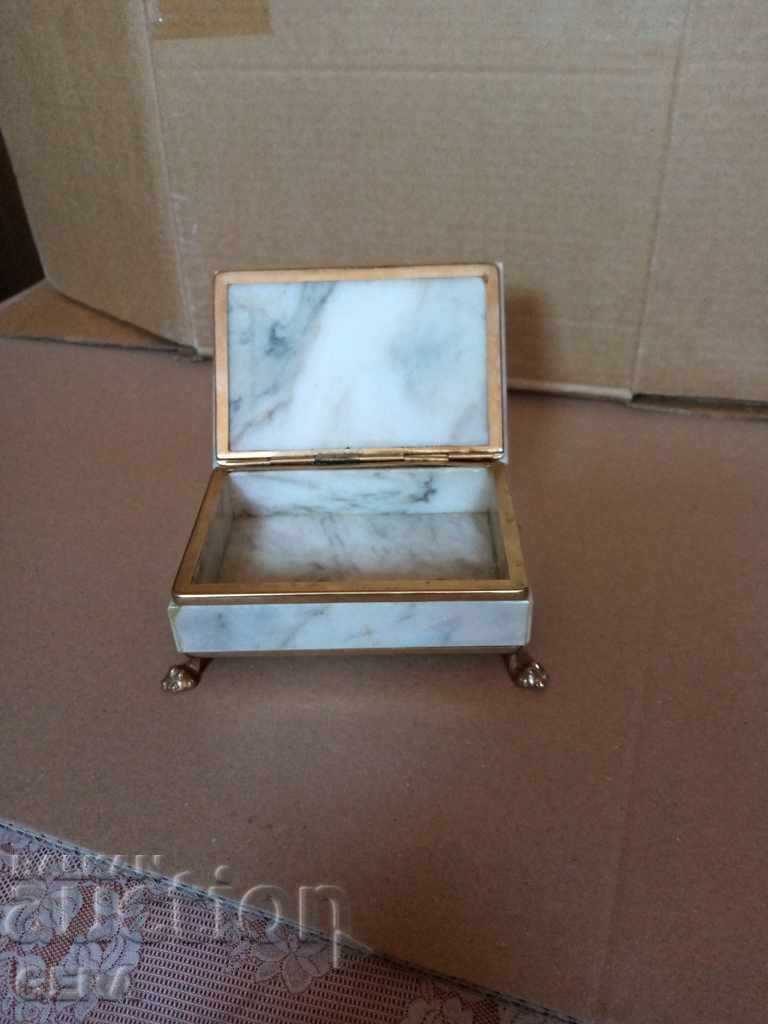 Jewelry Box with price 15.00 BGN | € 7.67