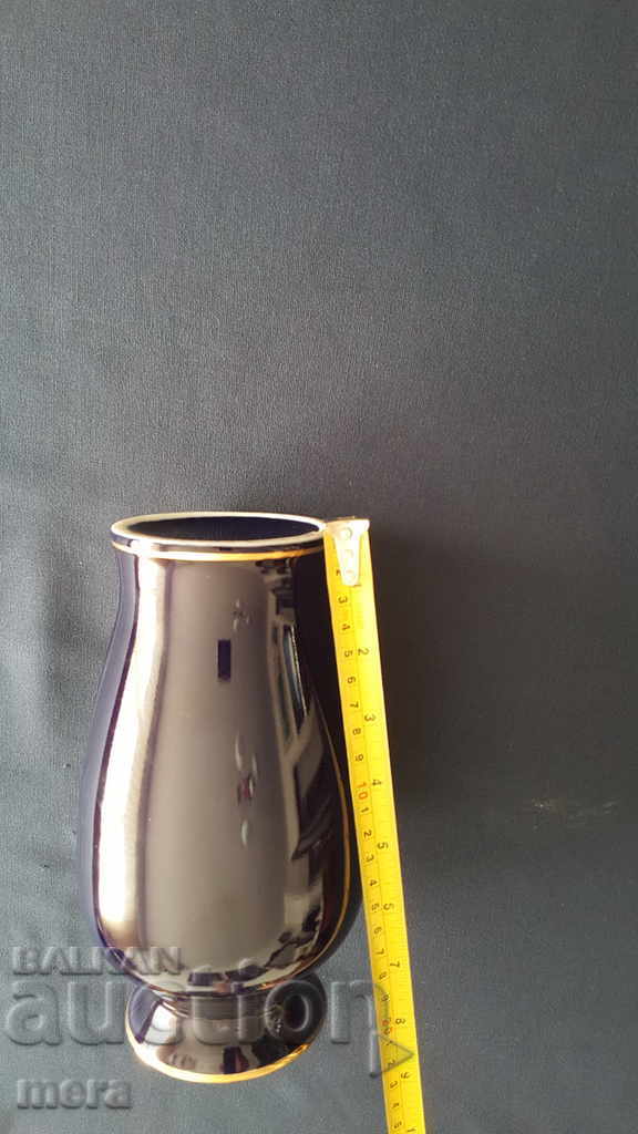 Delivery of Porcelain hand-painted vase Delivery of Porcelain hand-painted vase