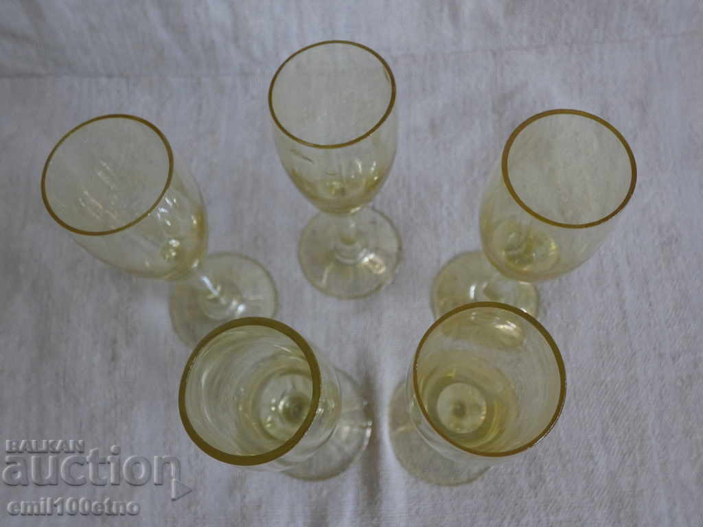 Auction  Aperitif cups 5 pieces of thin glass
