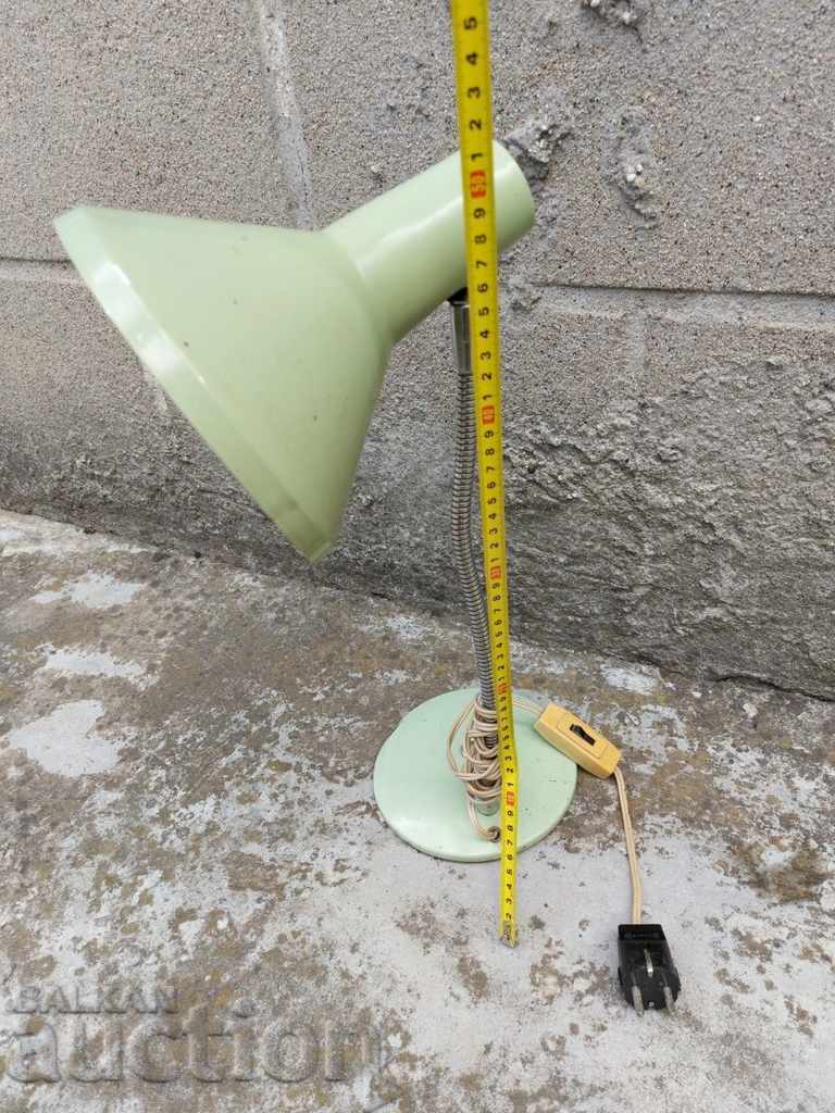 Доставка на СОЦ НАСТОЛНА ЕМАЙЛИРАНА ЛАМПА С ПОДВИЖНО РАМО Доставка на СОЦ НАСТОЛНА ЕМАЙЛИРАНА ЛАМПА С ПОДВИЖНО РАМО