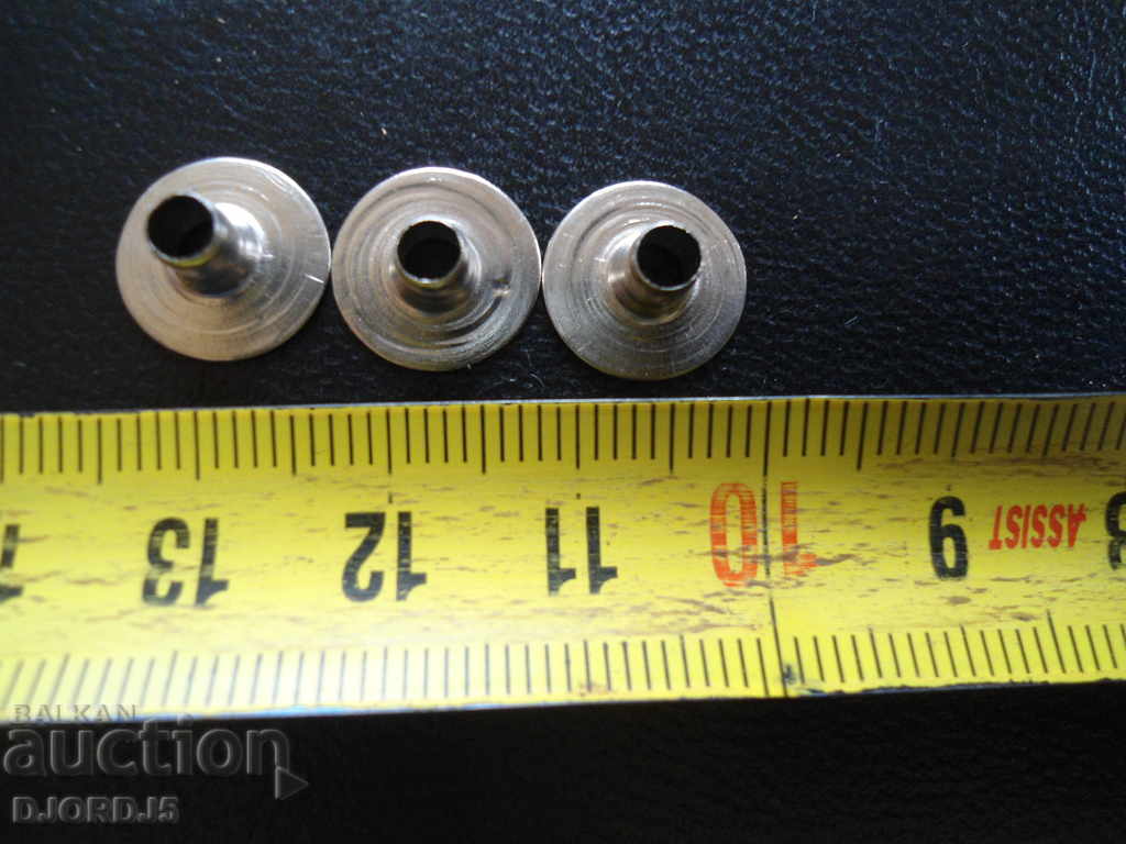 Delivery of Old metal eyelets, buttons, 80 pieces Delivery of Old metal eyelets, buttons, 80 pieces