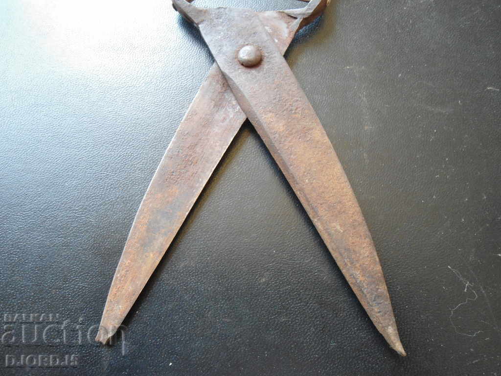 Auction  Old forged scissors