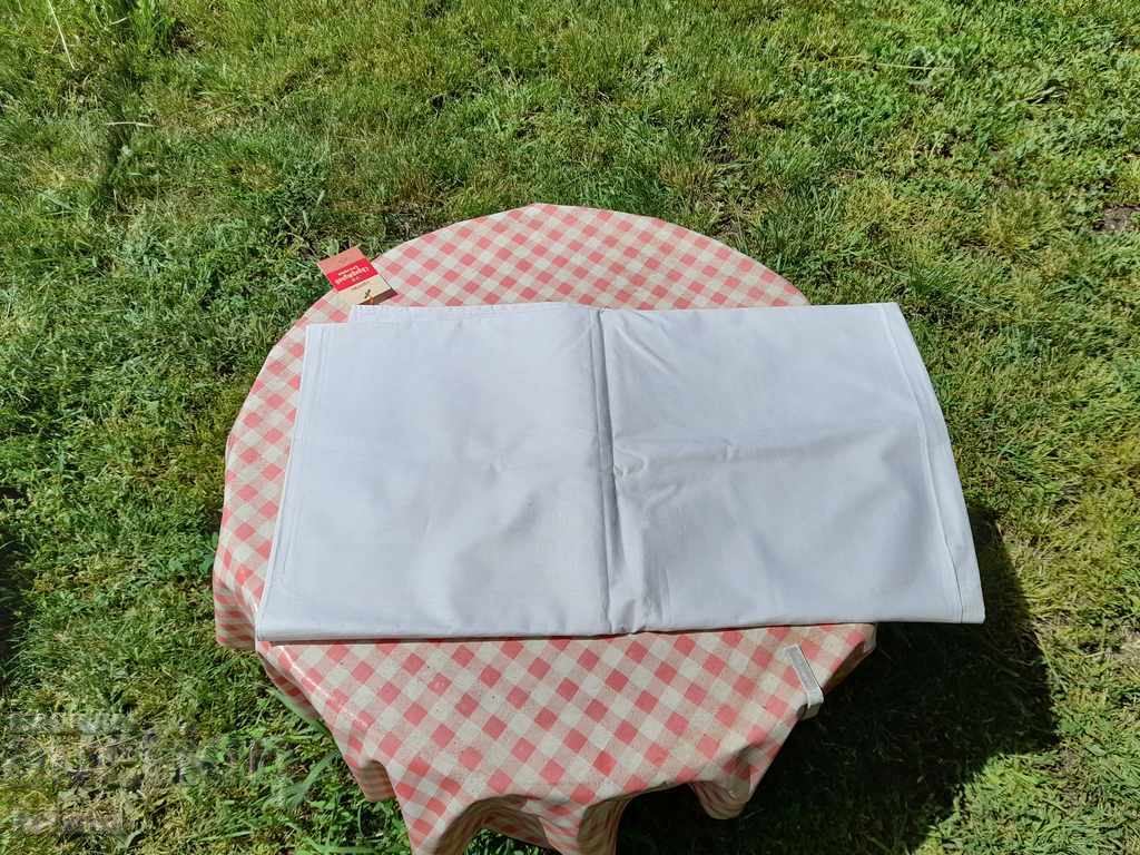 Стар спален чаршаф с цена 25.00 лв. | € 12.78 Стар спален чаршаф с цена 25.00 лв. | € 12.78