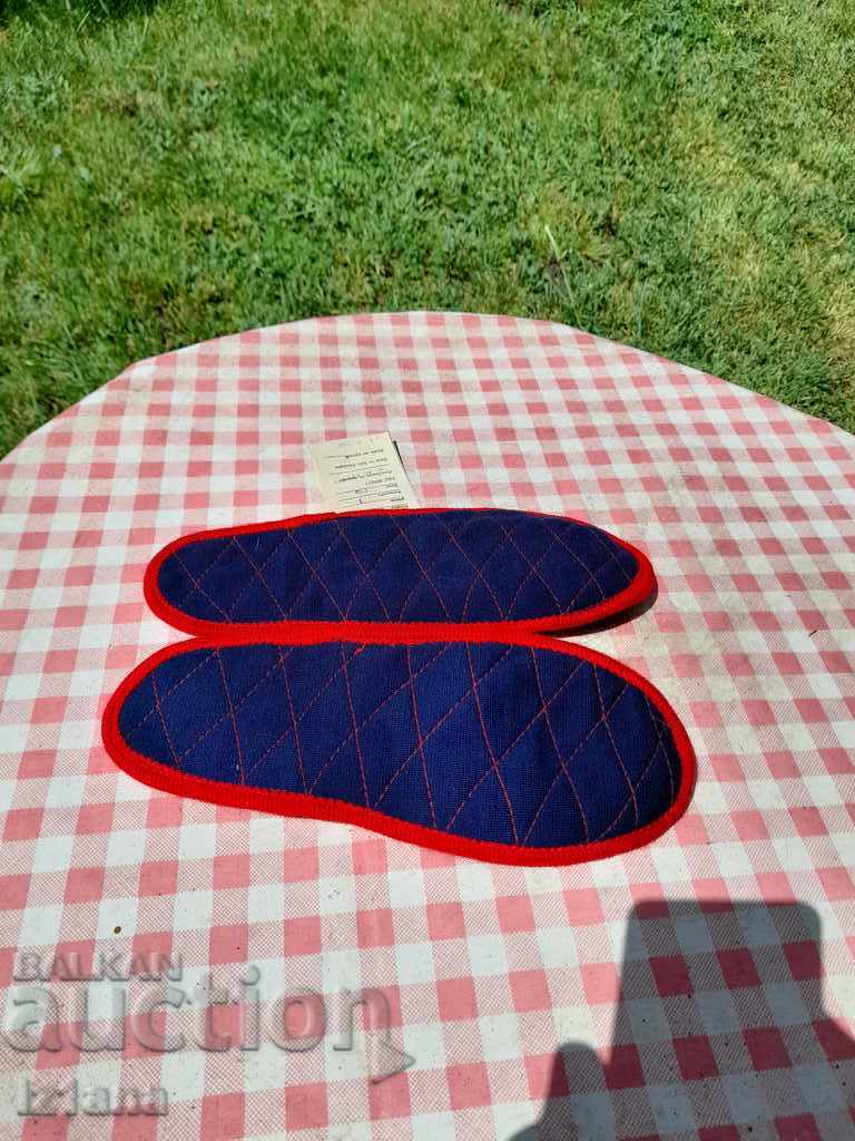 Livrarea Papuci deschise pentru adolescenți vechi, papuci