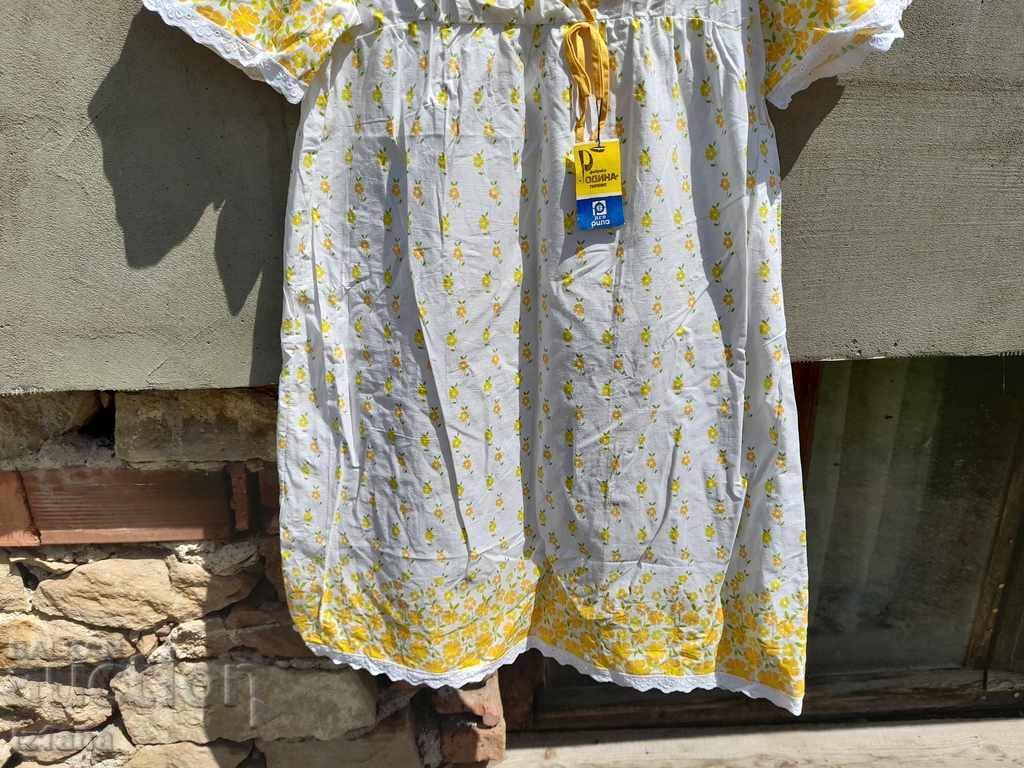 Auction Old lady's nightgown Auction Old lady's nightgown