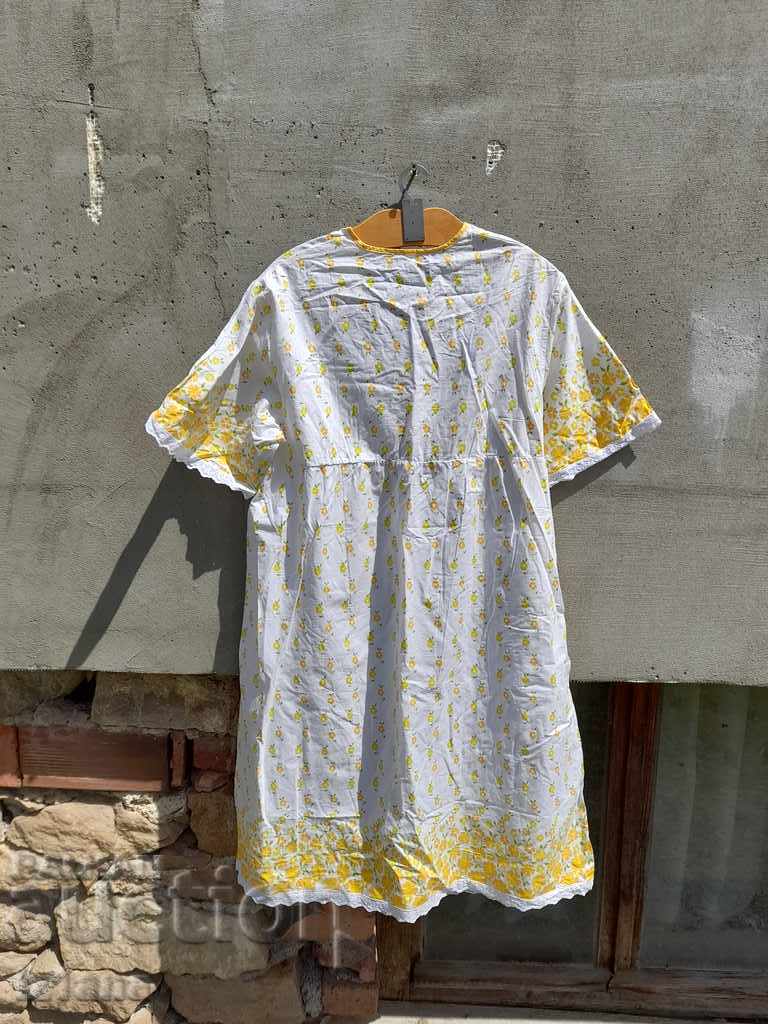 Old lady's nightgown - 6 Old lady's nightgown - 6