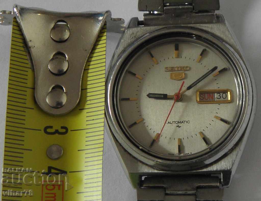 MALE RED MODEL-SEIKO-SEIKO 5 with price 119.99 BGN | € 61.35 MALE RED MODEL-SEIKO-SEIKO 5 with price 119.99 BGN | € 61.35