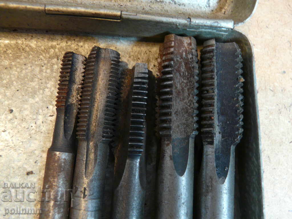 Hammers / taps with price 20.00 BGN | € 10.23 Hammers / taps with price 20.00 BGN | € 10.23