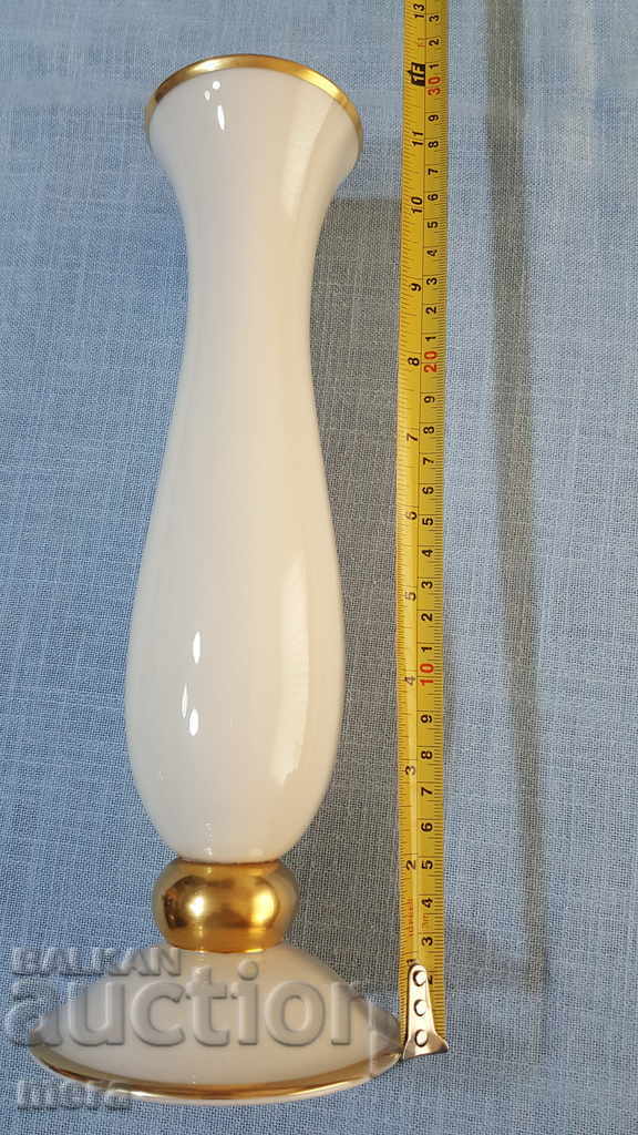 Delivery of Stylish porcelain vase - Bavaria Delivery of Stylish porcelain vase - Bavaria