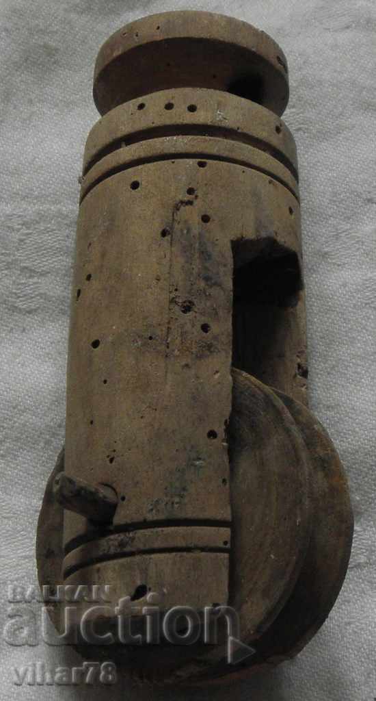 A small old wooden spool - 5 A small old wooden spool - 5