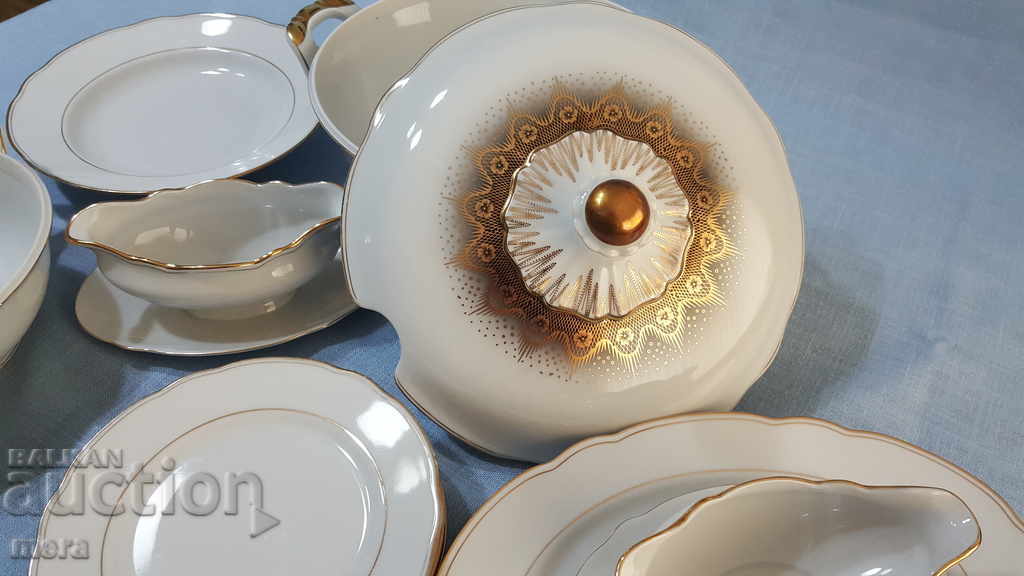 Delivery of Antique porcelain dining set - Bavaria Delivery of Antique porcelain dining set - Bavaria