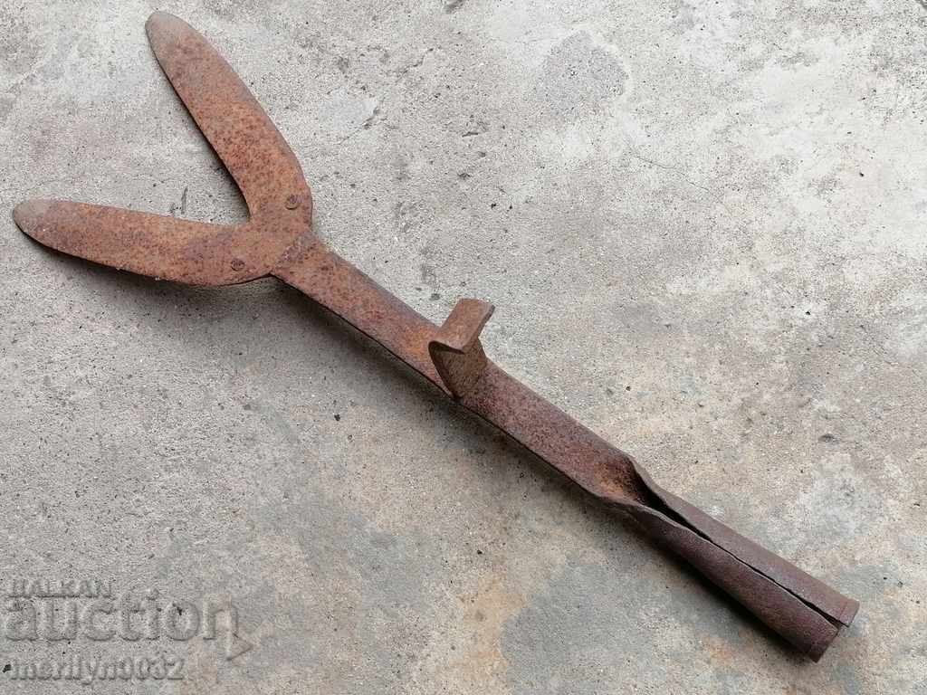 Old tool for pruning wrought iron, bush cutter, scissors - 6 Old tool for pruning wrought iron, bush cutter, scissors - 6