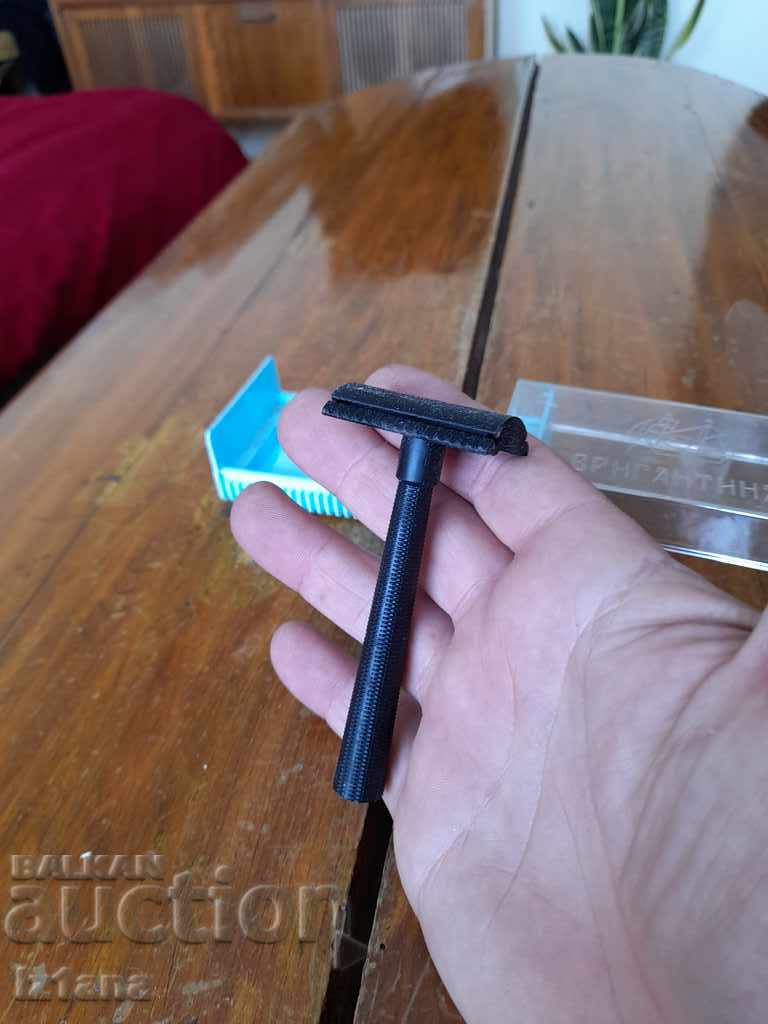 Delivery of Old razor Brigantine Delivery of Old razor Brigantine