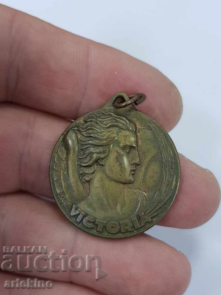 Rară medalie olimpică de bronz italiană în 1963 cu preț 38.00 BGN | € 19.43 Rară medalie olimpică de bronz italiană în 1963 cu preț 38.00 BGN | € 19.43