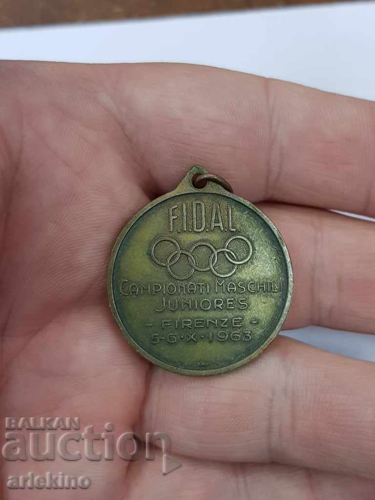 Licitație Rară medalie olimpică de bronz italiană în 1963 Licitație Rară medalie olimpică de bronz italiană în 1963