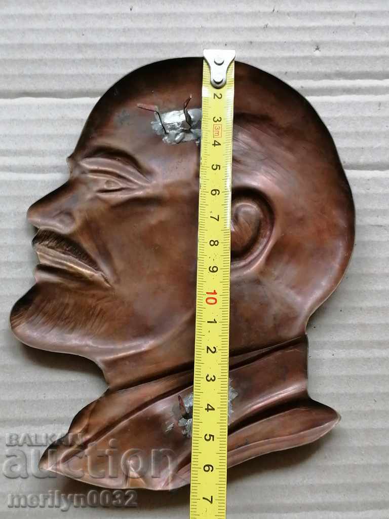 Barrel of proletarian leader Vladimir Lenin figure wall - 5 Barrel of proletarian leader Vladimir Lenin figure wall - 5