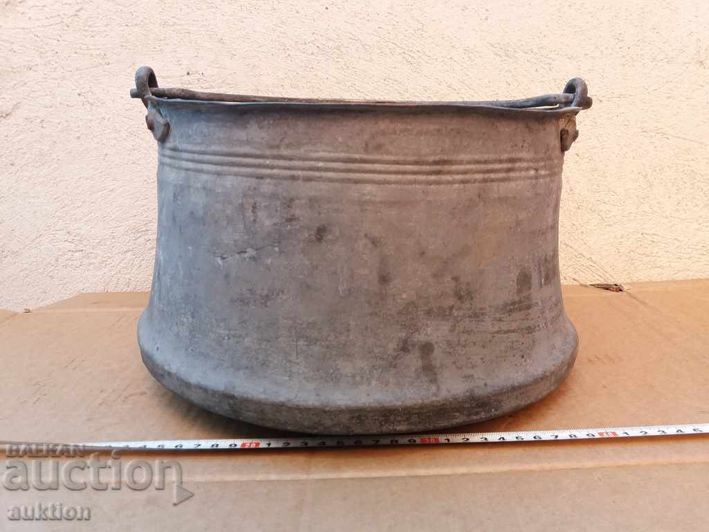 Delivery of REVIVAL FORGED MENCH, COPPER, BOILER - 12 LITERS EXCELLENT Delivery of REVIVAL FORGED MENCH, COPPER, BOILER - 12 LITERS EXCELLENT