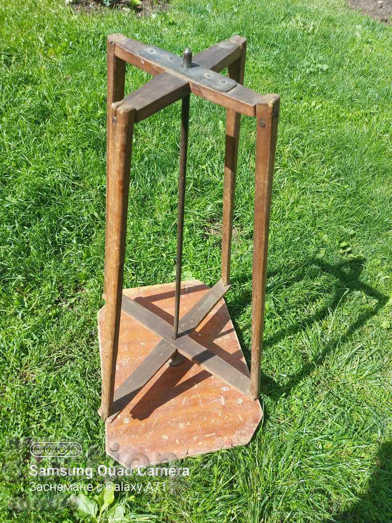 СТАР УРЕД ЗА НАВИВАНЕ НА ПРЕЖДА - 7