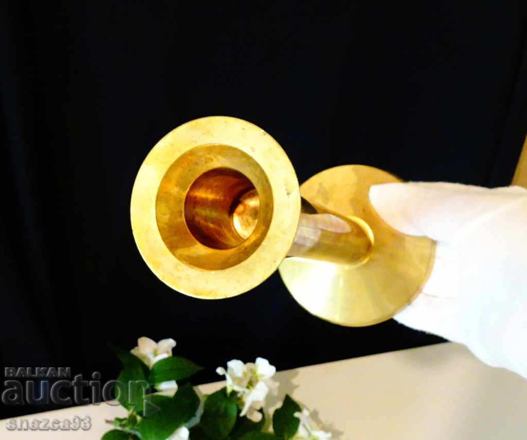 Μπρούτζινο κηροπήγιο 22 εκ. με τιμή 14.00 BGN | € 7.16 Μπρούτζινο κηροπήγιο 22 εκ. με τιμή 14.00 BGN | € 7.16