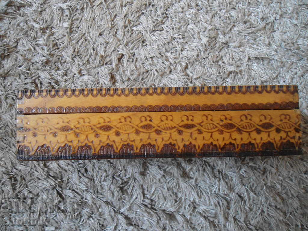 Old wooden box, Troyan with price 5.00 BGN | € 2.56 Old wooden box, Troyan with price 5.00 BGN | € 2.56