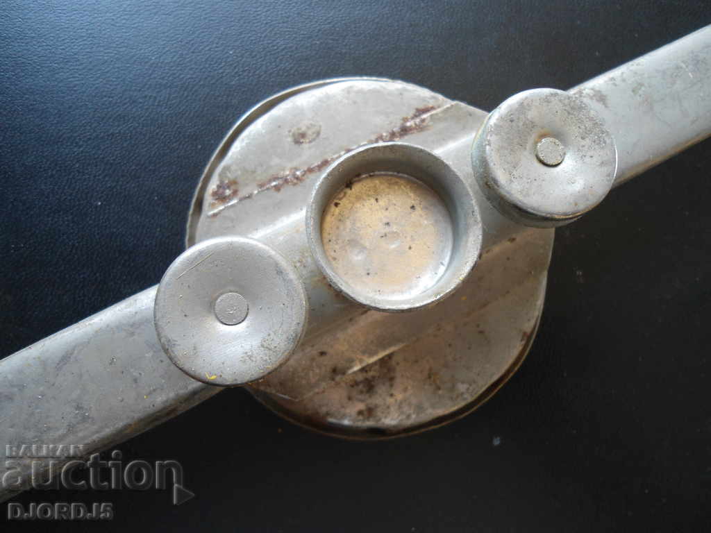 Old jar machine with price 3.00 BGN | € 1.53 Old jar machine with price 3.00 BGN | € 1.53