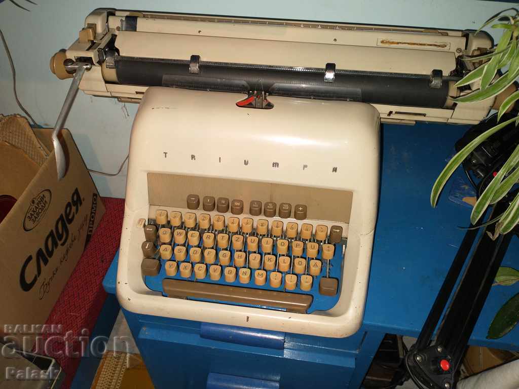 Mașină de scris Adler Triumph