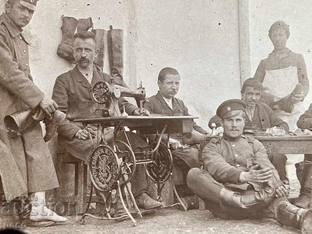 Giganți la frontul cizmarilor Regimentului Primul Război Mondial