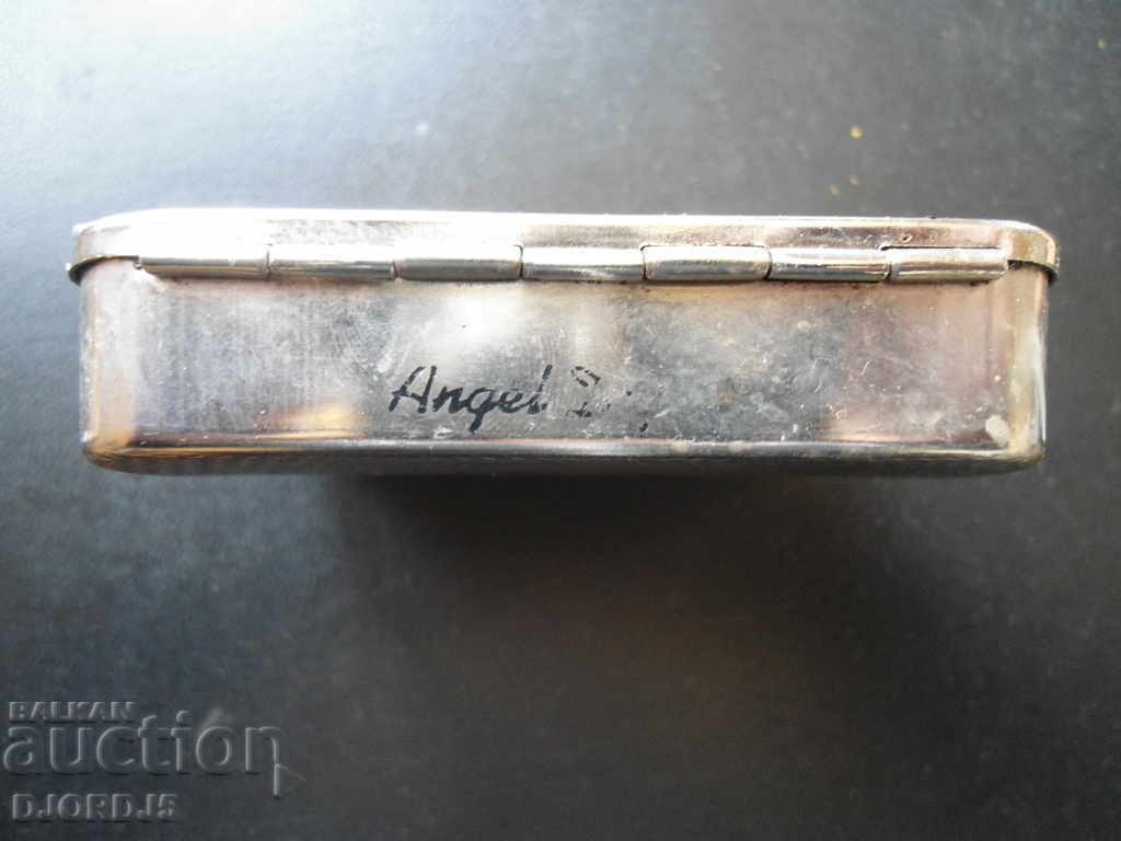 Δημοπρασία Παλιά μεταλλική θήκη τσιγάρων