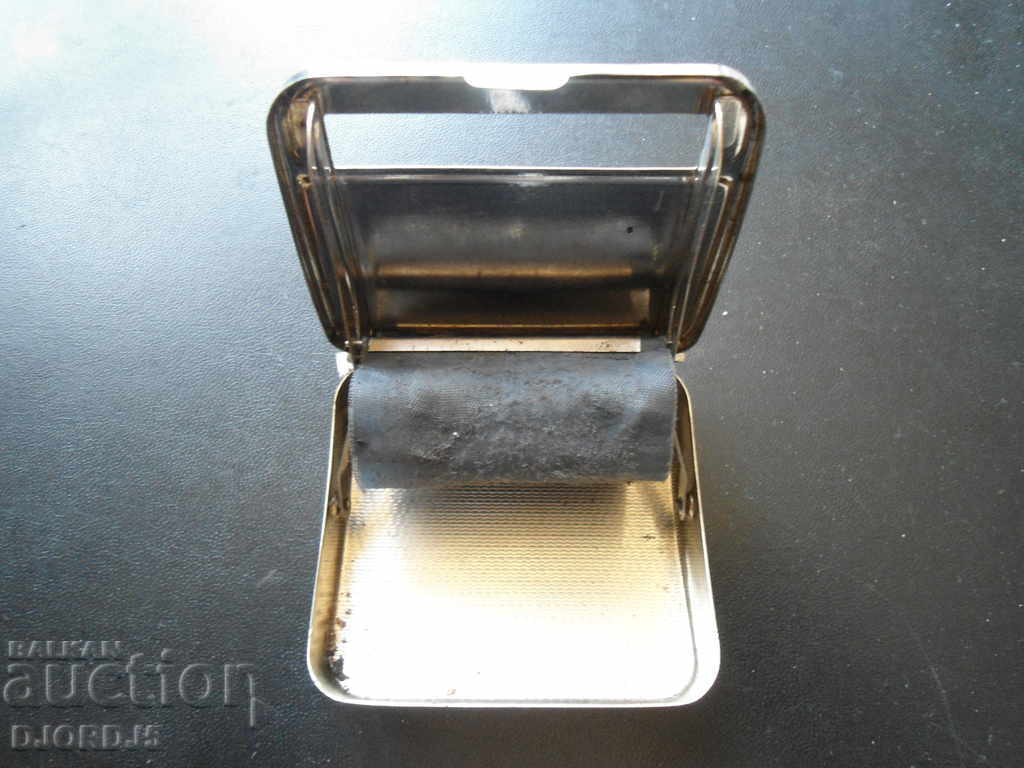 Παράδοση Παλιά μεταλλική θήκη τσιγάρων