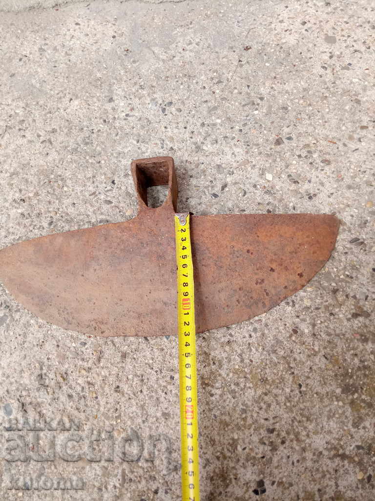 Auction  Old big pick