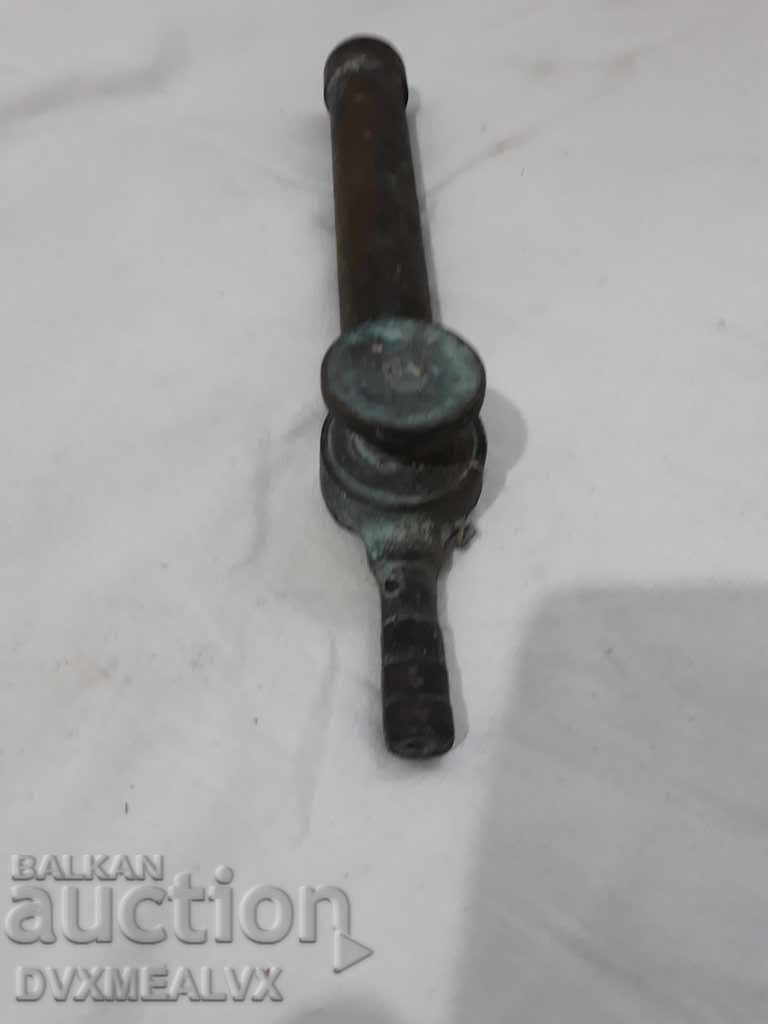 Robinet vechi de cupru cu preț 10.00 BGN | € 5.11