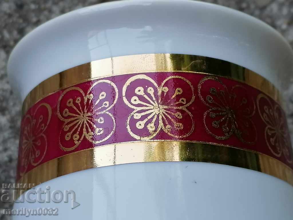 Delivery of Jubilee vase porcelain NRB 70s, hand painted Delivery of Jubilee vase porcelain NRB 70s, hand painted