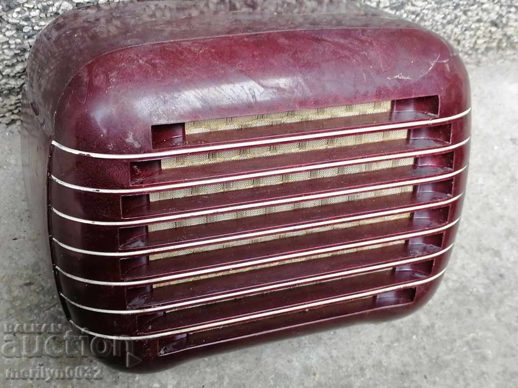 Old Bakelite radio station, early Soviet radio with price 69.00 BGN | € 35.28 Old Bakelite radio station, early Soviet radio with price 69.00 BGN | € 35.28
