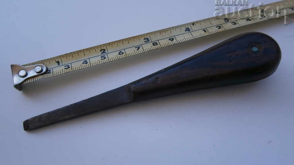 antique weapon screwdriver with price 31.00 BGN | € 15.85 antique weapon screwdriver with price 31.00 BGN | € 15.85