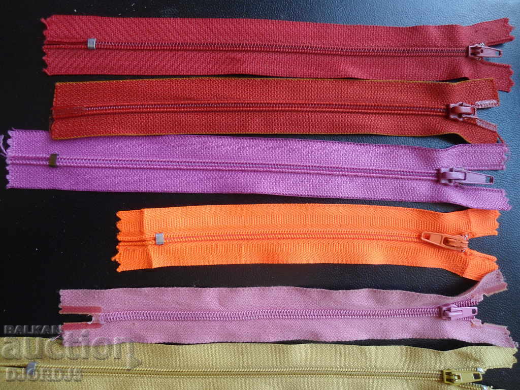 Fermoare vechi, 14 bucăți cu preț 5.00 BGN | € 2.56