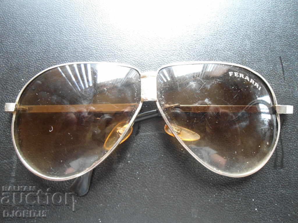 Παλιά γυαλιά ηλίου FERARRI