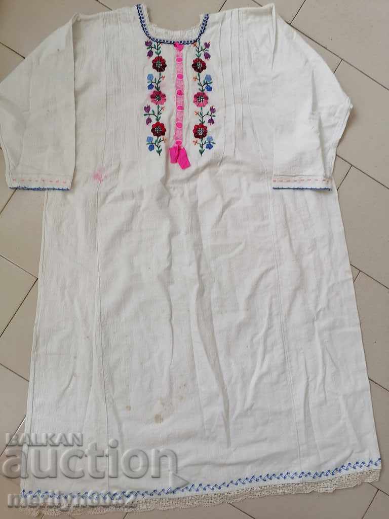 Old women's shirt hand embroidery chenar chaise costume sukman with price 188.00 BGN | € 96.12 Old women's shirt hand embroidery chenar chaise costume sukman with price 188.00 BGN | € 96.12