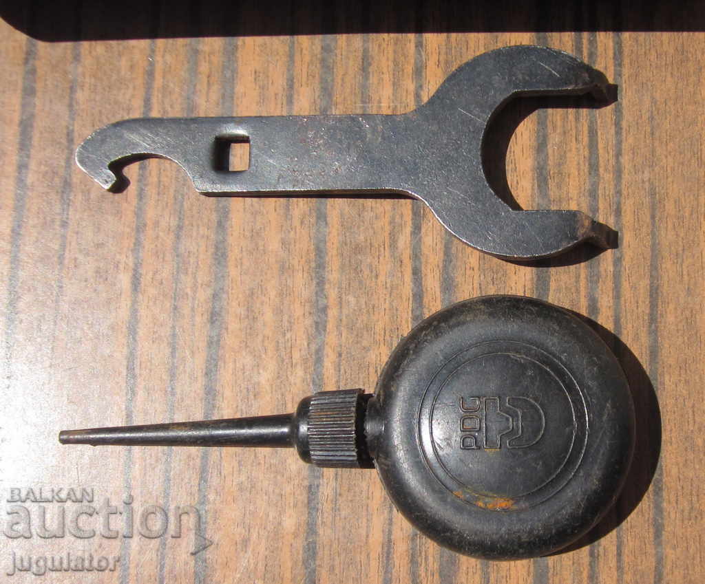 παλιά τσάντα με εργαλεία για ρετρό ποδήλατο τροχό με τιμή 35.00 BGN | € 17.90 παλιά τσάντα με εργαλεία για ρετρό ποδήλατο τροχό με τιμή 35.00 BGN | € 17.90