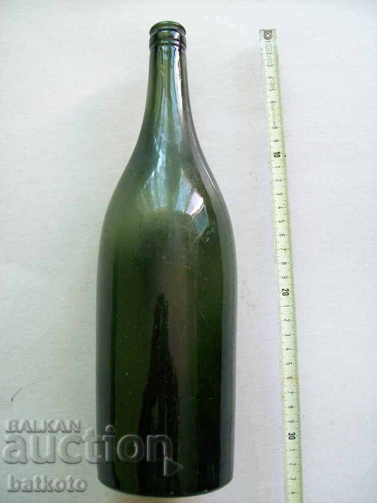 Sticlă mare veche de înainte de 09.09.1944